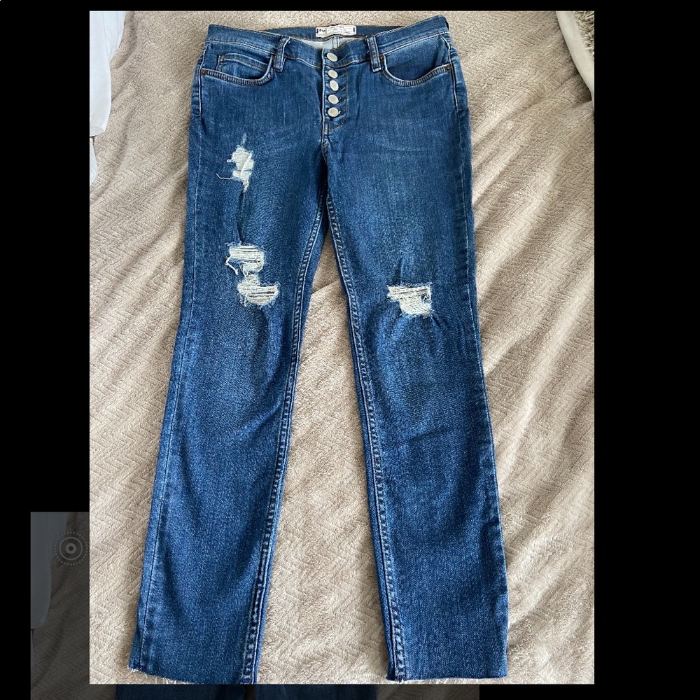 Free people button up skinny jeans.